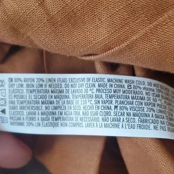 F21 shorts button accent - Picture 5 of 7